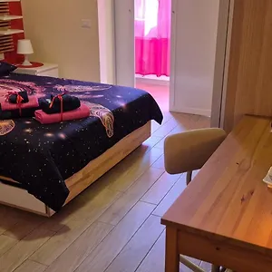  Bed and breakfast Lady D